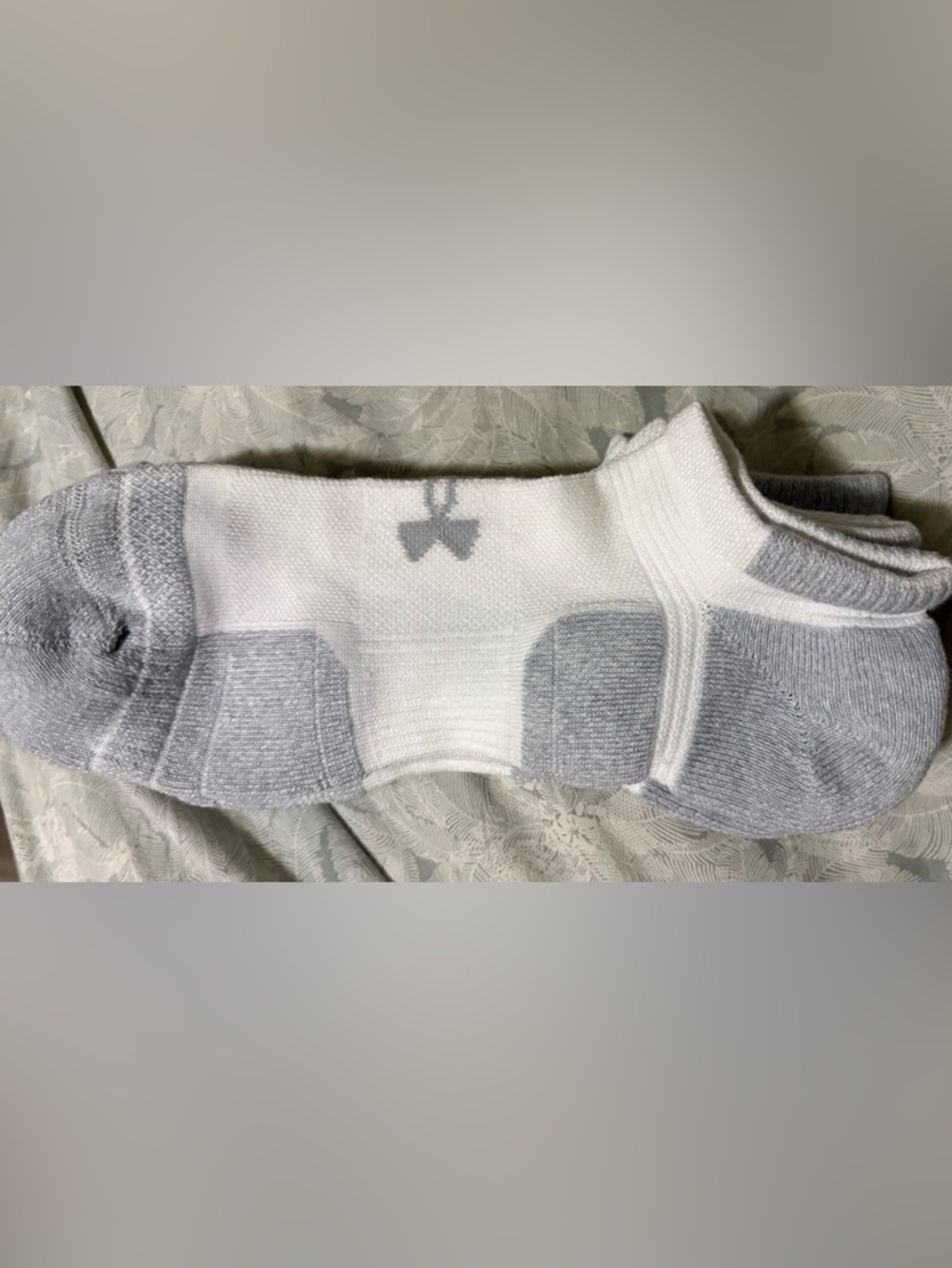 NWOT Under Armour Men’s White & Gray Low-Cut Athletic Socks - 3 Pack - Picture 6 of 6